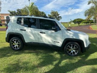Renegade Sport 1.8 4X2 4P. 