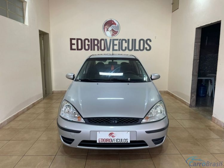 Edgiro Veculos | Focus Sedan 2.0 06/07 - foto 2