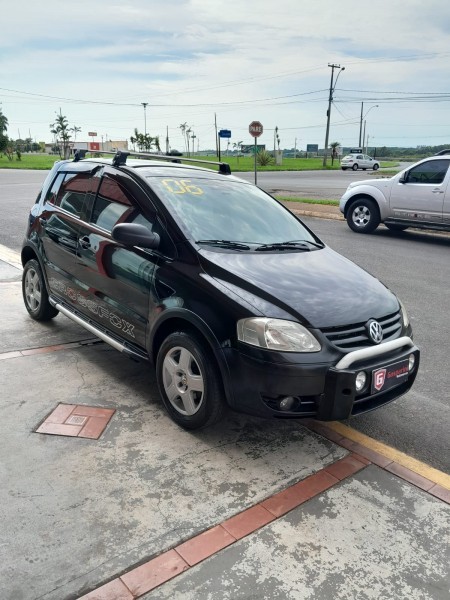 Veculo: Volkswagen - CrossFox - 1.6 em Santa Rosa de Viterbo