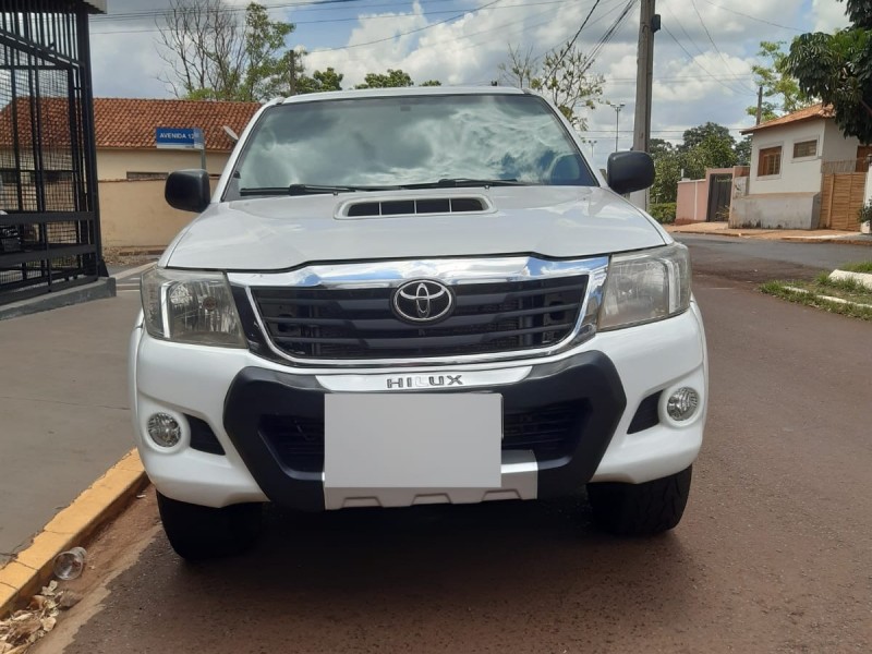 Veculo: Toyota - Hilux - SR 4X4 3.0 em Orlndia