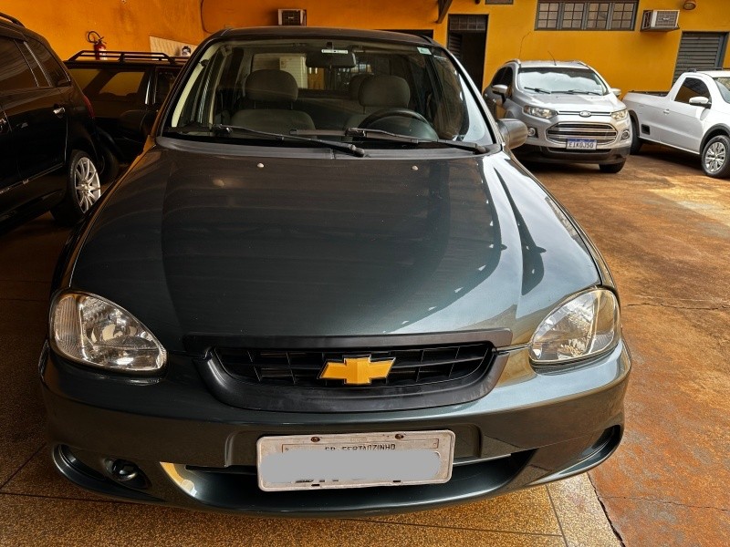 Veículo: Chevrolet (GM) - Corsa Sedan - Classic 1.0  em Sertãozinho