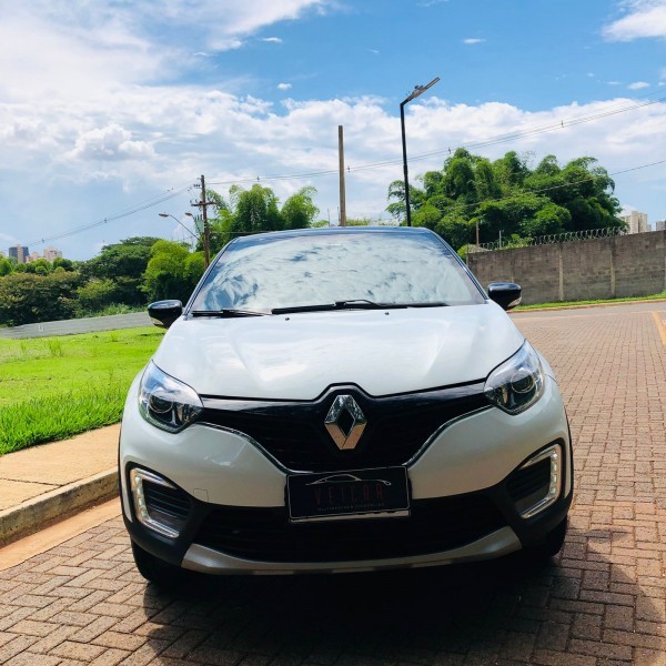 Veculo: Renault - Captur - 1.6 Zen em Ribeiro Preto