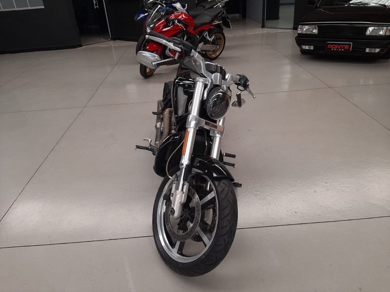 Veculo: Harley Davidson - V-Rod -  V-ROD 1250cc 10TH ANNIVERSARY EDITION em Bebedouro