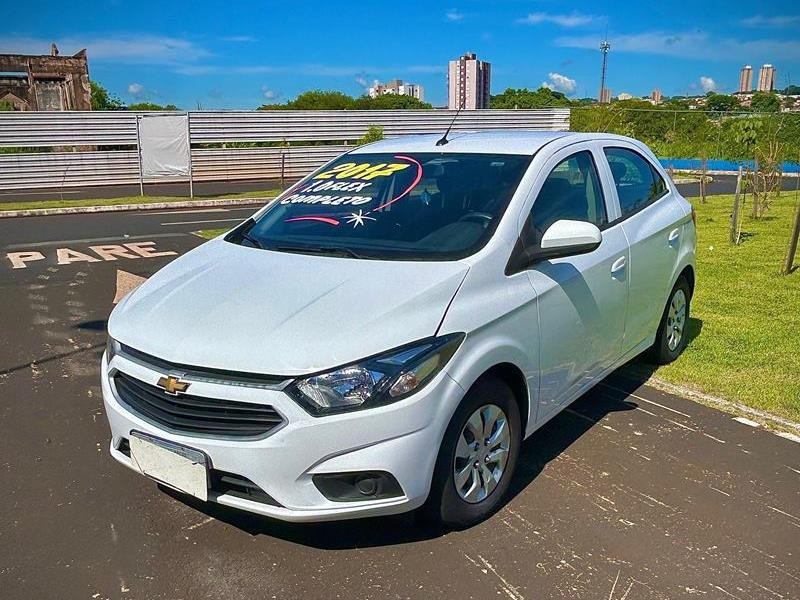 Veculo: Chevrolet (GM) - Onix - LT 1.0 4P.  em Ribeiro Preto