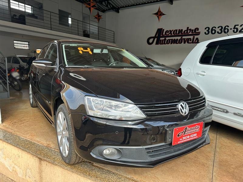 Veculo: Volkswagen - Jetta - 2.0 Comfortline 4P.  em Ribeiro Preto