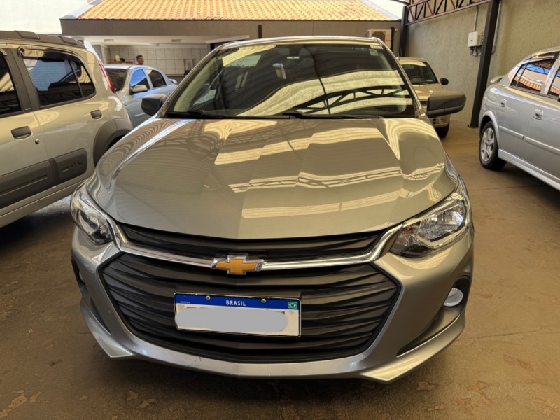 Veculo: Chevrolet (GM) - Onix - 1.0 em Sertozinho