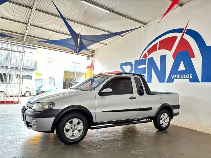 Veculo: Fiat - Strada - Adventure Tryon 1.8 CE 8V 2P.  em Cravinhos