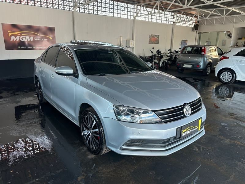 Veculo: Volkswagen - Jetta - Comfortline 2.0 Aut. 4P.  em Ribeiro Preto