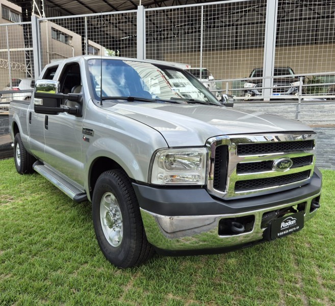 Veculo: Ford - F-250 - 4.2 Td Xlt Cab. Dupla 4p em Ribeiro Preto