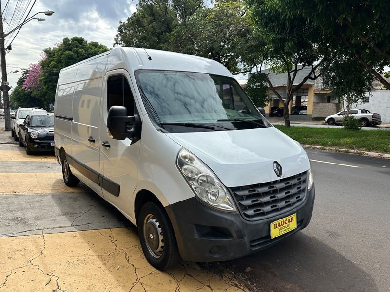 Veculo: Renault - Master - L2H2 4P.  em Ribeiro Preto