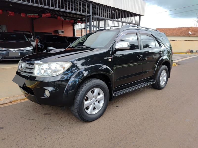 Veculo: Toyota - Hilux - SW4 Aut. 4P.  em Orlndia