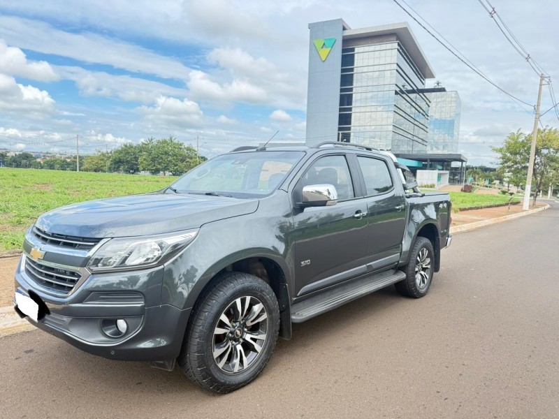 Veculo: Chevrolet (GM) - S-10 - LTZ 2.8 4X4 em Sertozinho