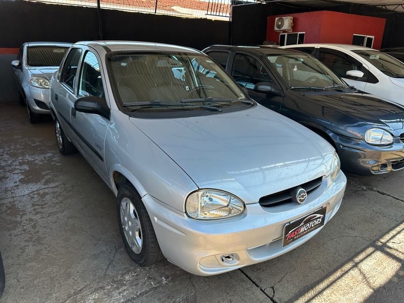 Veculo: Chevrolet (GM) - Corsa Sedan - Classic 4P. em Ribeiro Preto