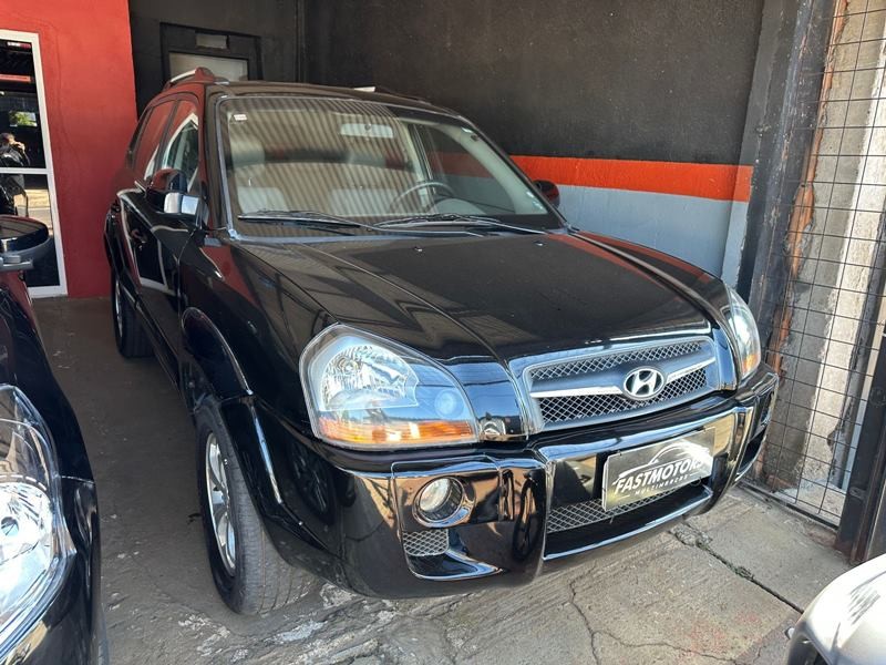 Veculo: Hyundai - Tucson - 4P.  em Ribeiro Preto