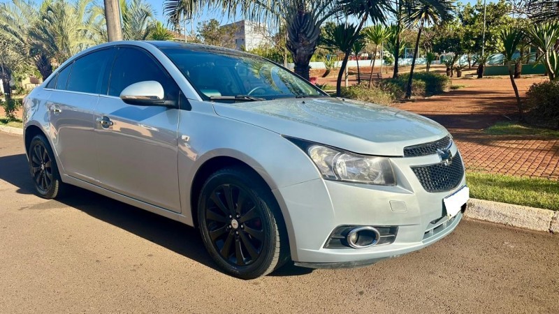 Veculo: Chevrolet (GM) - Cruze - LTZ 1.8 em Sertozinho