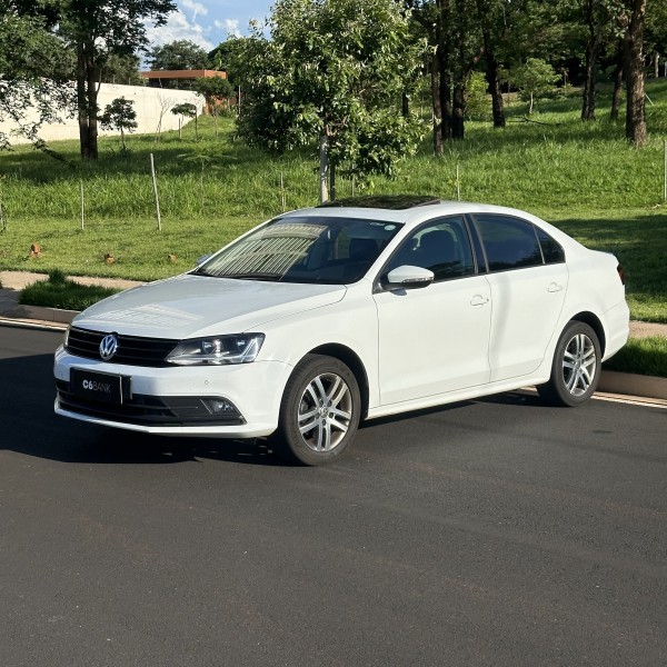 Veculo: Volkswagen - Jetta - Comfortilne 1.4Tsi  em Ribeiro Preto