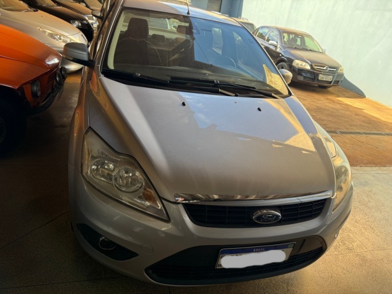 Veculo: Ford - Focus - GLX 2.0 em Sertozinho