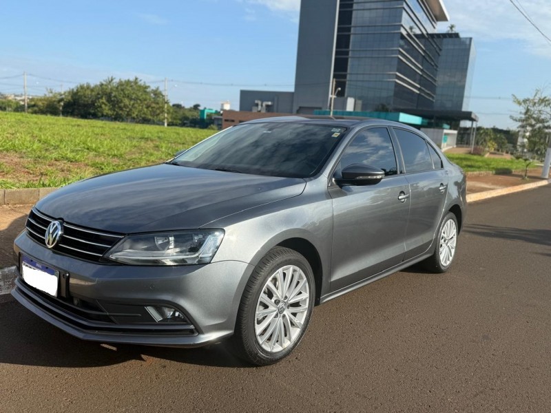 Veculo: Volkswagen - Jetta - CONFORTLINE 1.4  em Sertozinho