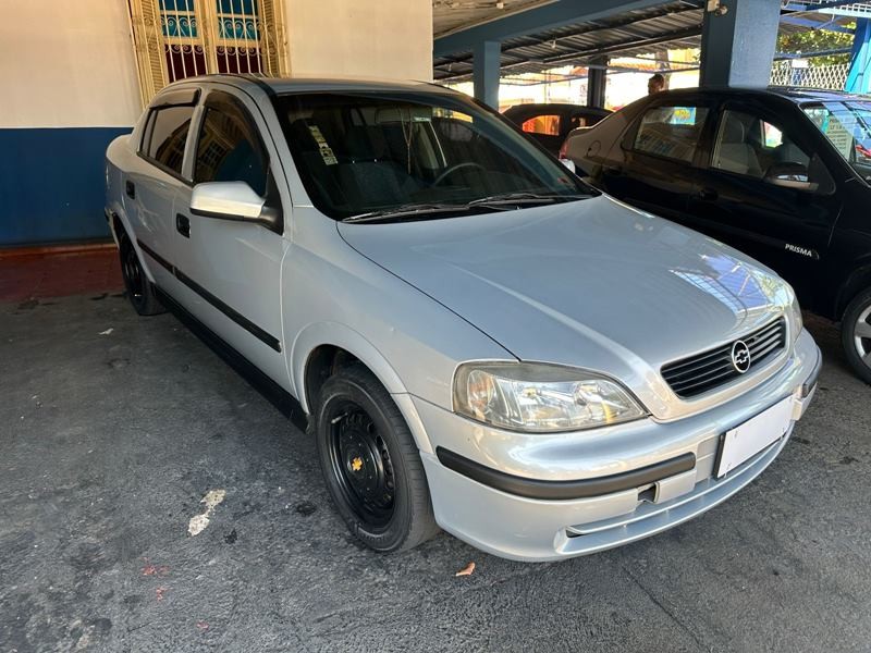 Veculo: Chevrolet (GM) - Astra Sedan - GL 1.8 4P. em Ribeiro Preto