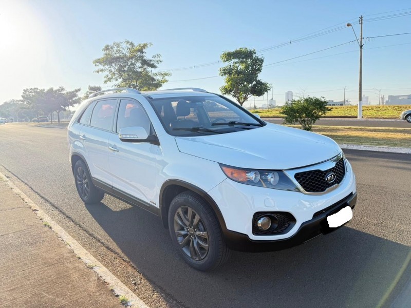 Veculo: Kia - Sorento - EX 2.4 7 LUGAR em Sertozinho