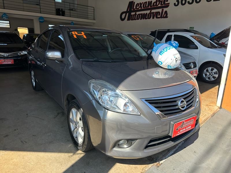 Veculo: Nissan - Versa - SL 1.6 4P. em Ribeiro Preto