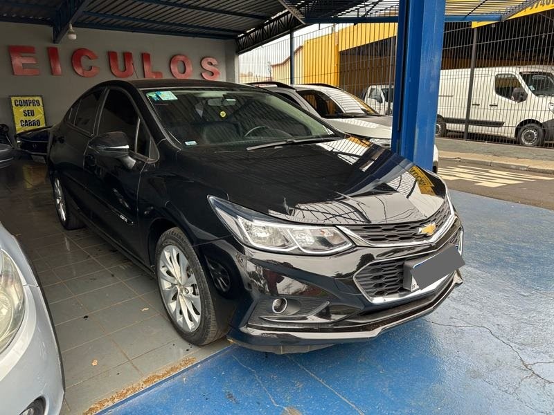 Veculo: Chevrolet (GM) - Cruze - 4P.  em Ribeiro Preto