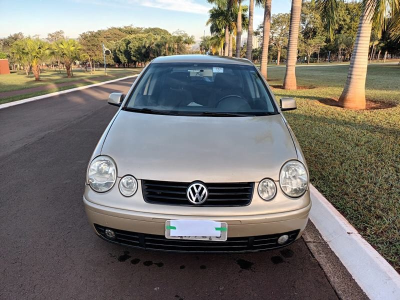 Veculo: Volkswagen - Polo Hatch - 2.0 4P.  em Ribeiro Preto