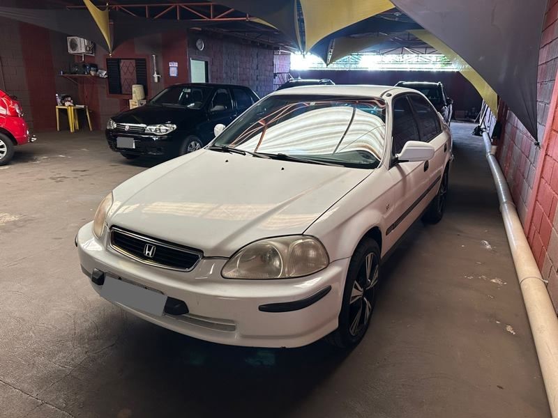 Veculo: Honda - Civic - LX 1.6 4P.  em Ribeiro Preto