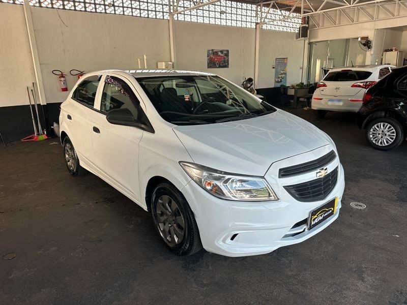 Veculo: Chevrolet (GM) - Onix - Joy 1.0 4P.  em Ribeiro Preto