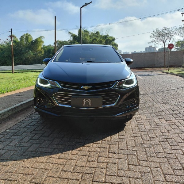Veculo: Chevrolet (GM) - Cruze - Sedan Ltz  em Ribeiro Preto