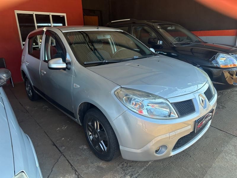 Veculo: Renault - Sandero - Privilege 1.6 4P.  em Ribeiro Preto