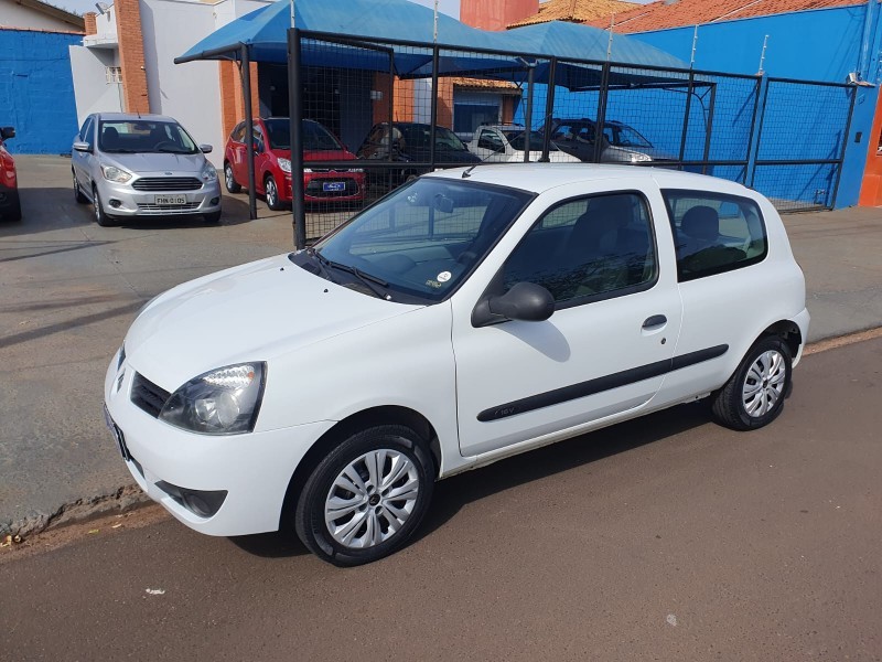 Veculo: Renault - Clio - Campus 1.0 Flex Completo  em Ribeiro Preto