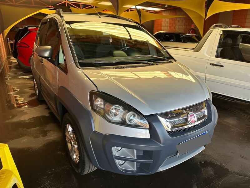 Veculo: Fiat - Idea - 1.8 Adventure 4P.  em Ribeiro Preto