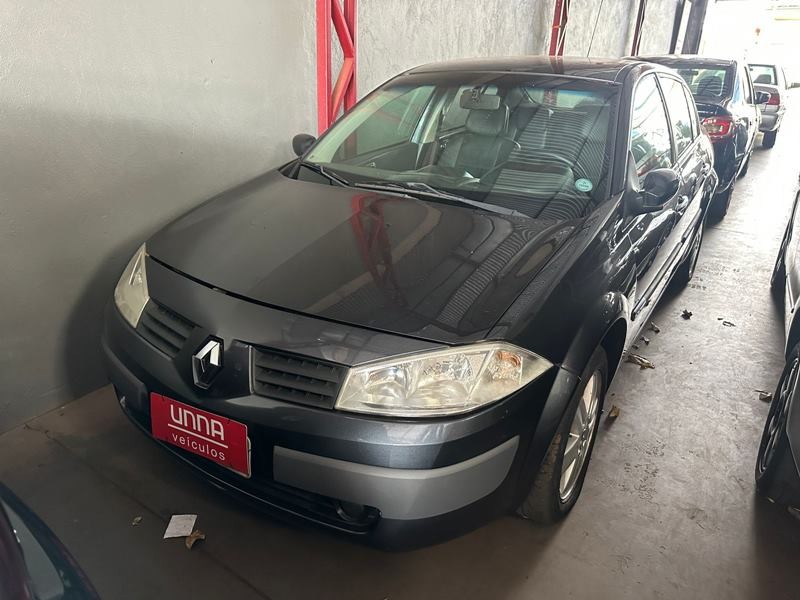 Veculo: Renault - Mgane Sedan - 1.6 Aut. 4P.  em Ribeiro Preto