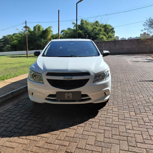 Veculo: Chevrolet (GM) - Onix - 1.0 Ls em Ribeiro Preto
