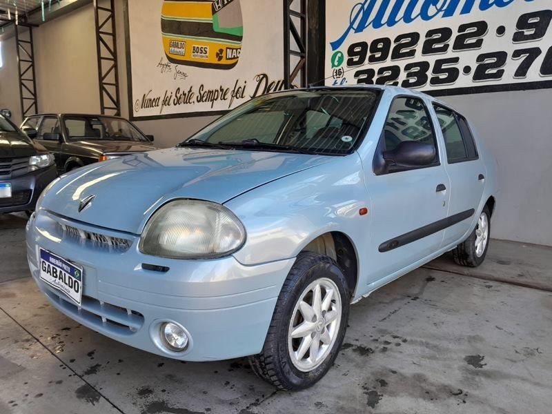 Veculo: Renault - Clio Sedan - 1.0 4P.  em Ribeiro Preto
