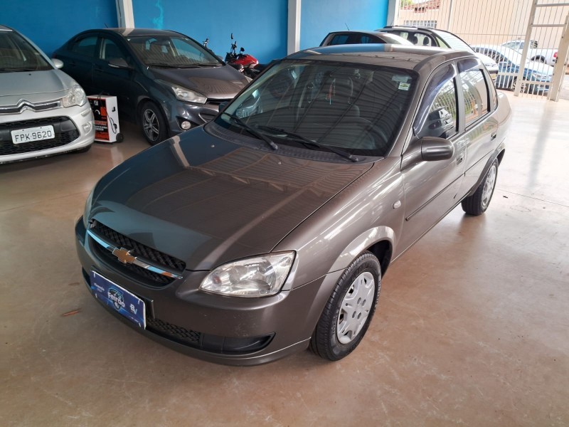 Veculo: Chevrolet (GM) - Corsa Sedan - CLASSIC LS em Brodowski