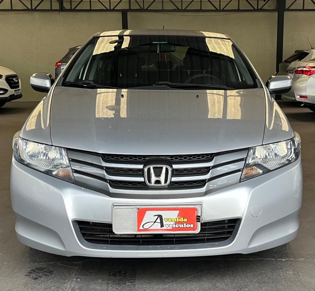 Veculo: Honda - City - LX em Sertozinho
