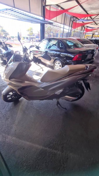 Veculo: Honda - PCX - Dlx em Sertozinho