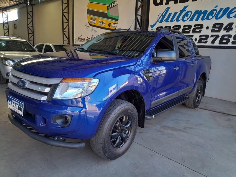 Veculo: Ford - Ranger - 3.2 XLS 4X4 Manual 4P.  em Ribeiro Preto