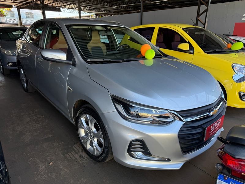 Veculo: Chevrolet (GM) - Onix - 1.0 Plus 4P. em Ribeiro Preto