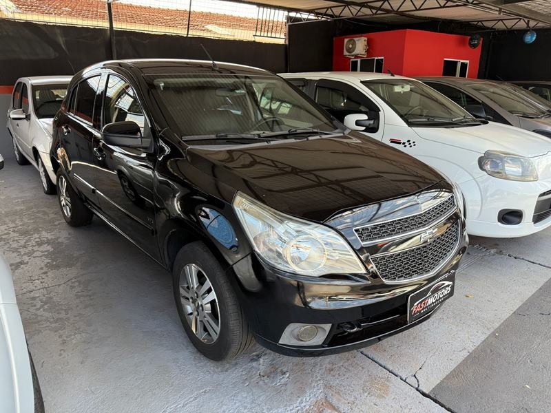 Veculo: Chevrolet (GM) - Agile - 1.4 LTZ 4P. em Ribeiro Preto
