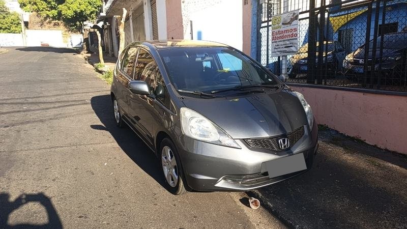 Veculo: Honda - Fit - LX Mec. 4P.  em Ribeiro Preto