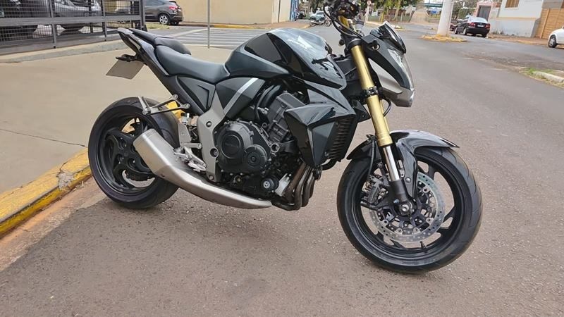 Veculo: Honda - CB - 1000R  em Orlndia