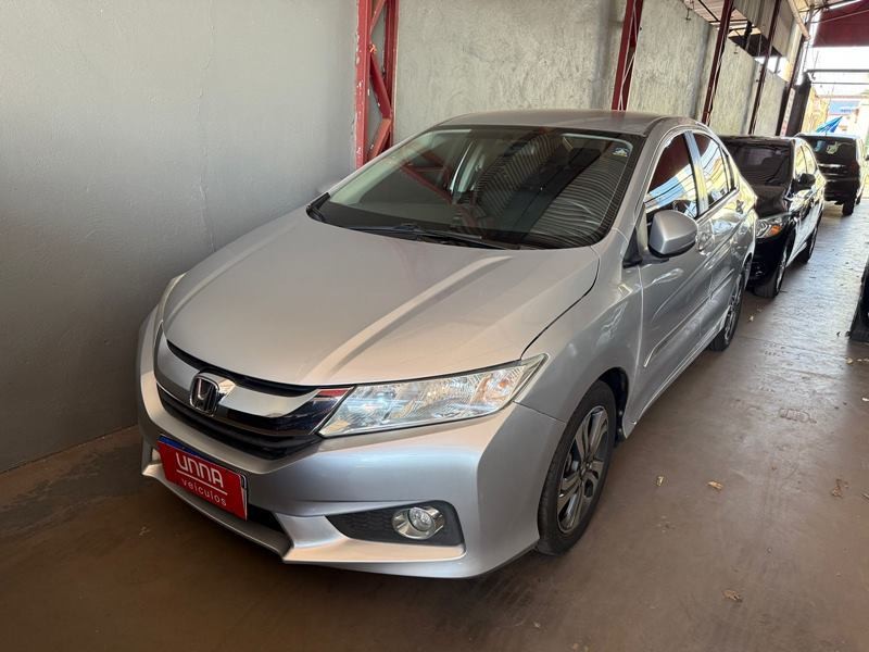 Veculo: Honda - City - 1.5 LX 4P.  em Ribeiro Preto