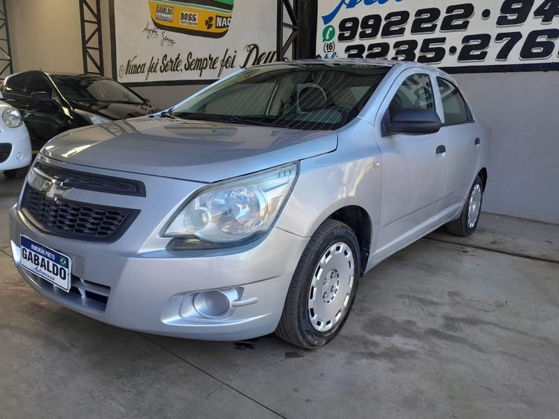 Veculo: Chevrolet (GM) - Cobalt - LS 1.4 4P.  em Ribeiro Preto