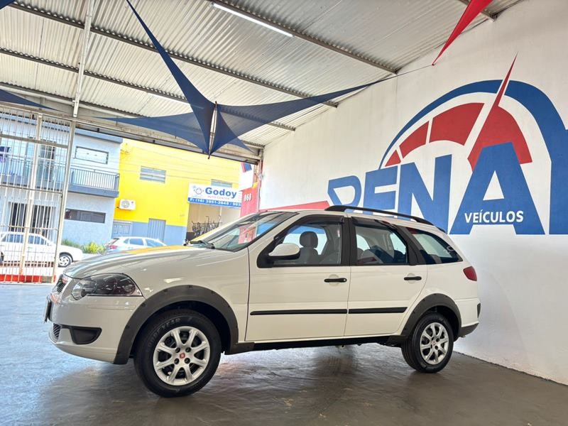 Veculo: Fiat - Palio Weekend - Trekikng 1.6 4P. em Cravinhos