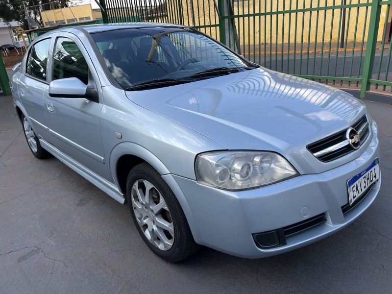 Veculo: Chevrolet (GM) - Astra Hatch - Advantage hatch em Cravinhos