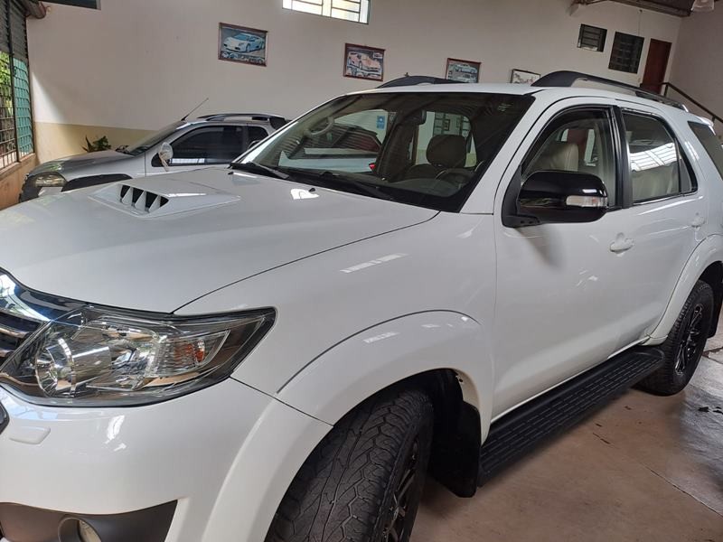 Veculo: Toyota - Hilux - SW4 4X4 Aut. 4P. em Sales Oliveira