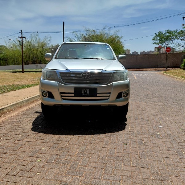 Veculo: Toyota - Hilux - Sr Flex 4x4 em Ribeiro Preto